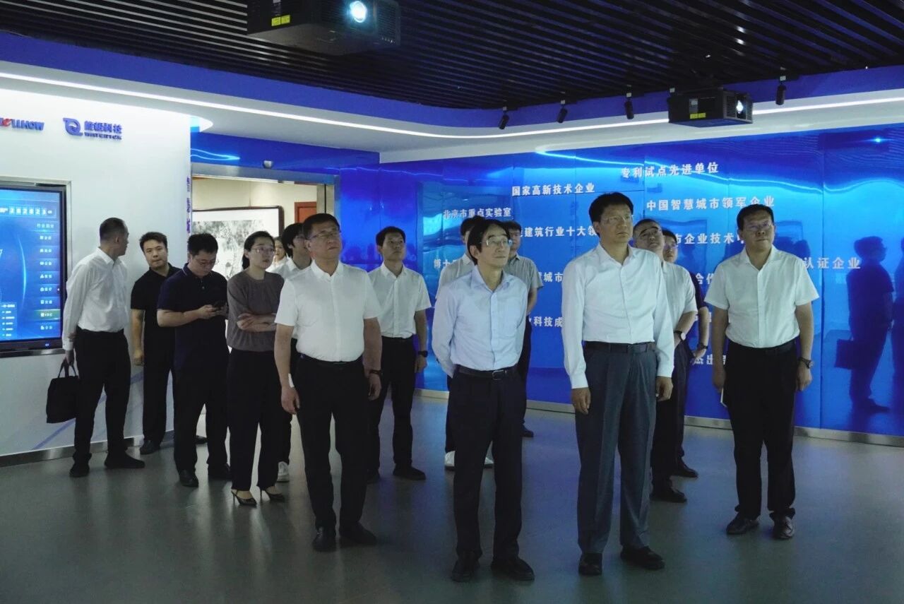 南昌市委副书记、市长高世文调研k8凯发建设—以AI赋能韧性城市建设情况